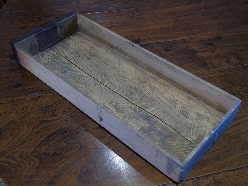 A fine and Early 17th Century gateleg table  View IX