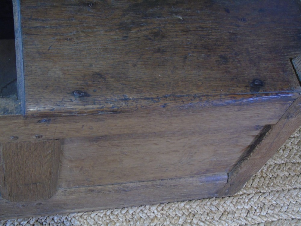 Early 18th Century estate made box settle View IX