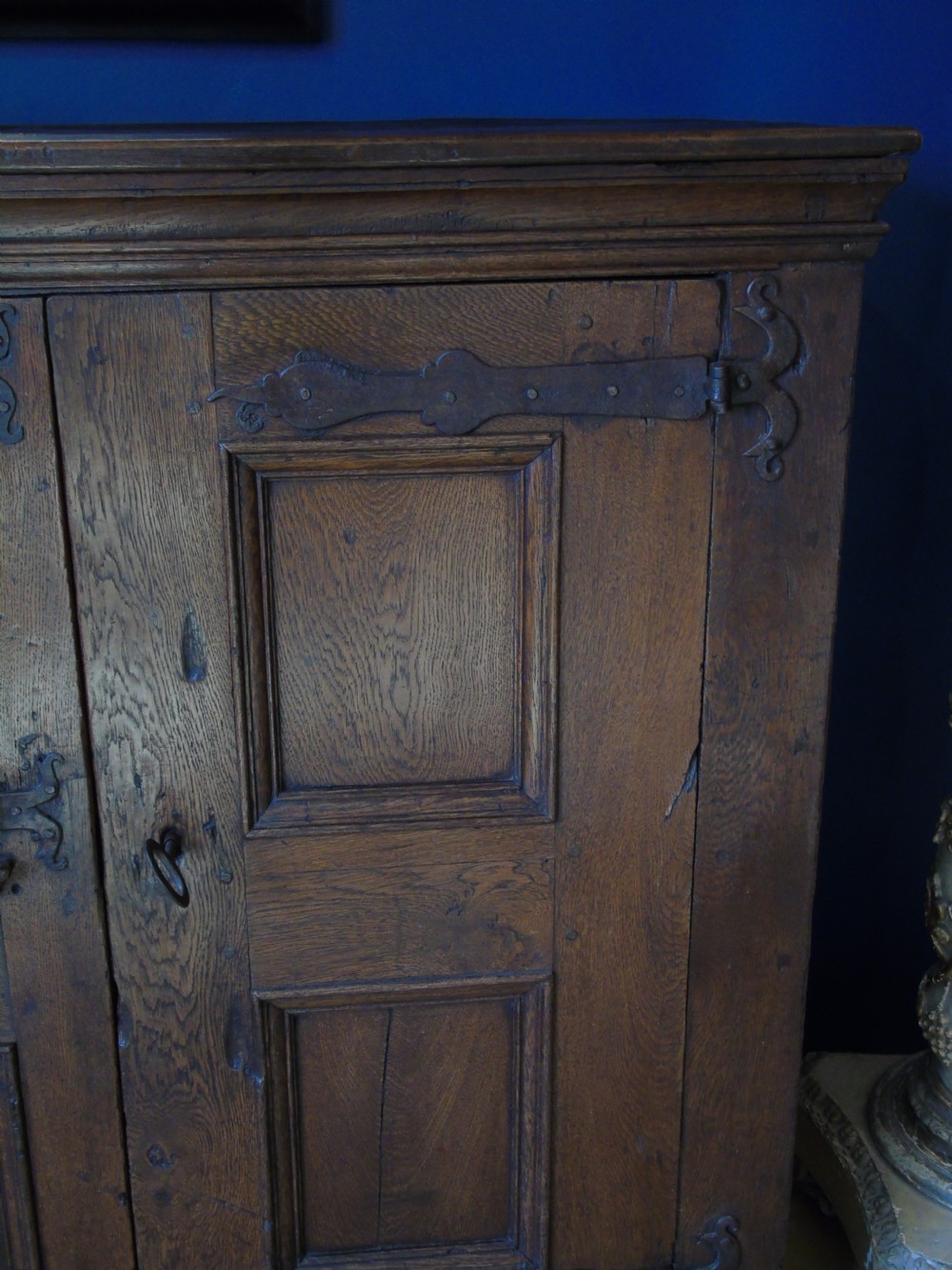 A fabulous late 16th Century Flemish cupboard View V