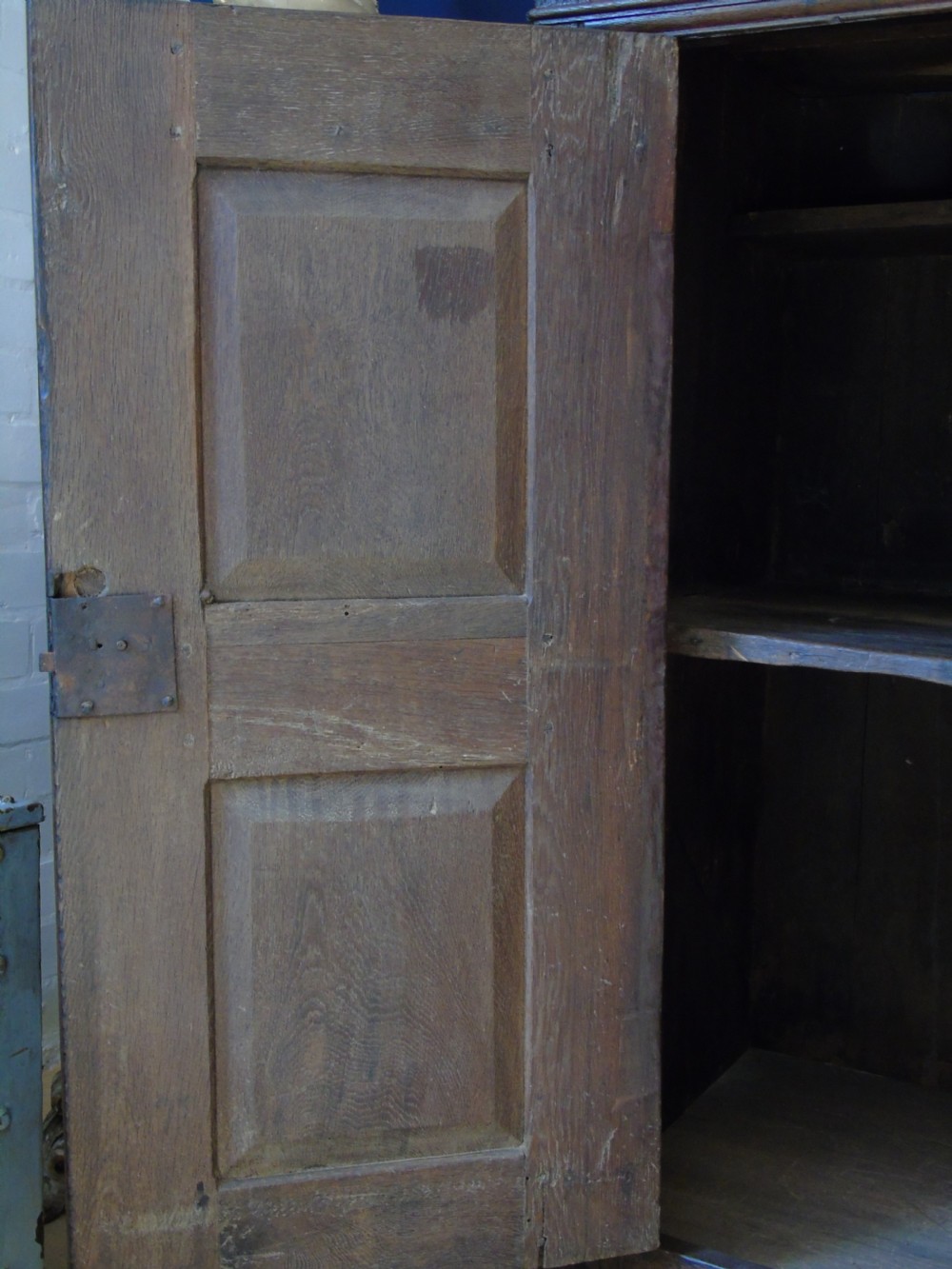 A fabulous late 16th Century Flemish cupboard View X