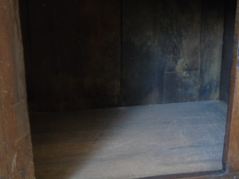 A fabulous late 16th Century Flemish cupboard View XIII