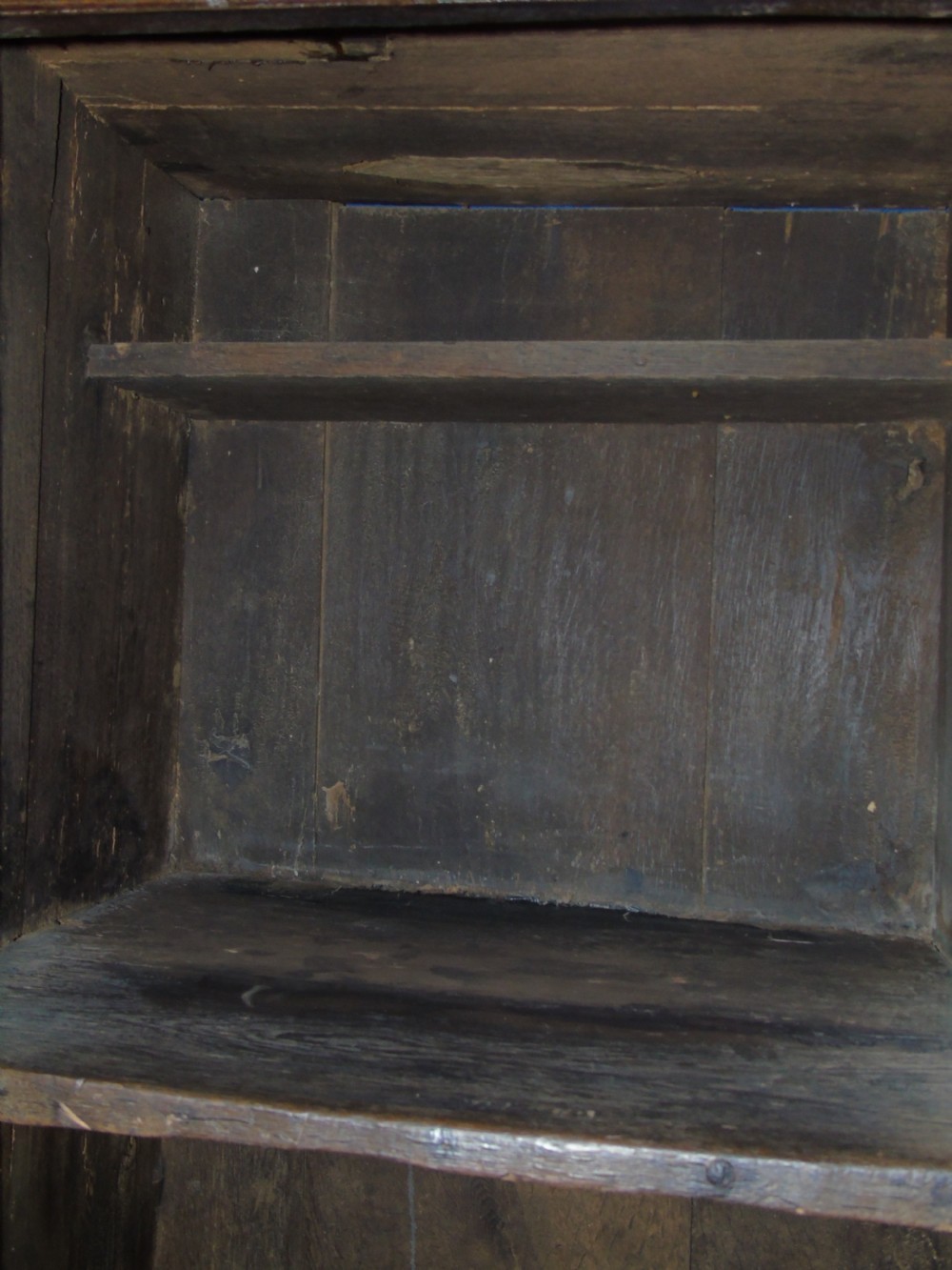 A fabulous late 16th Century Flemish cupboard View XIV
