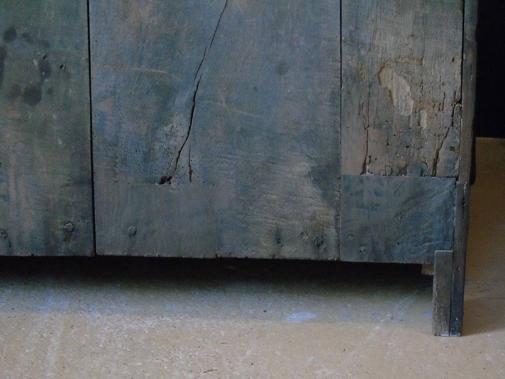 A fabulous late 16th Century Flemish cupboard View XXIII