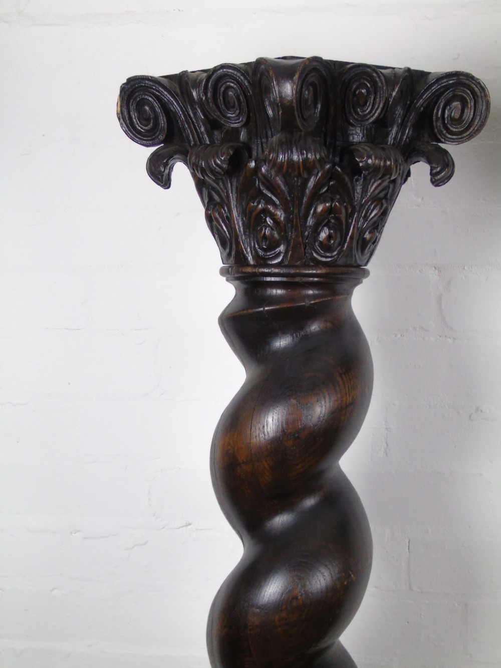 A pair of 19th century Corinthian columns View II