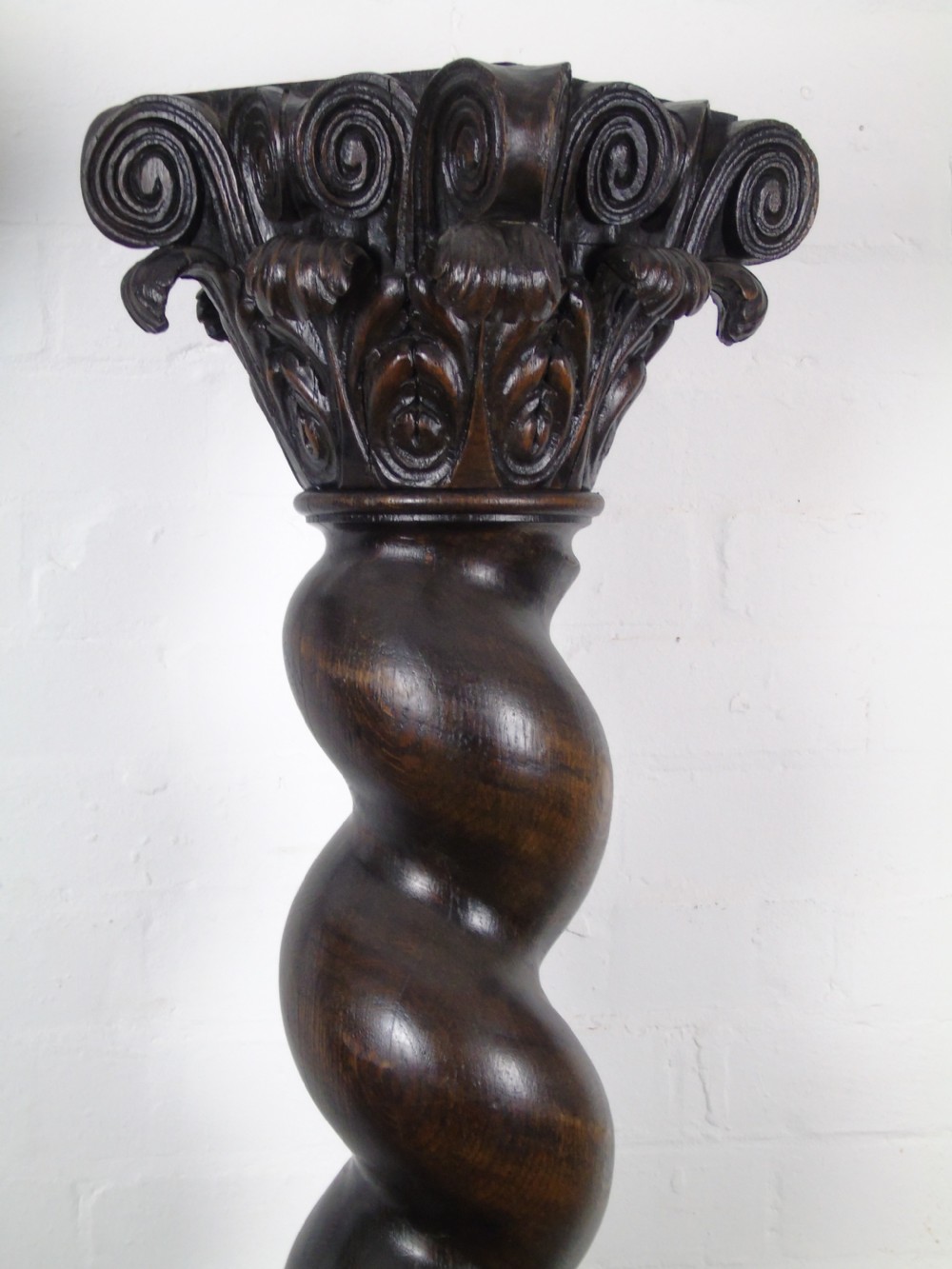 A pair of 19th century Corinthian columns View III
