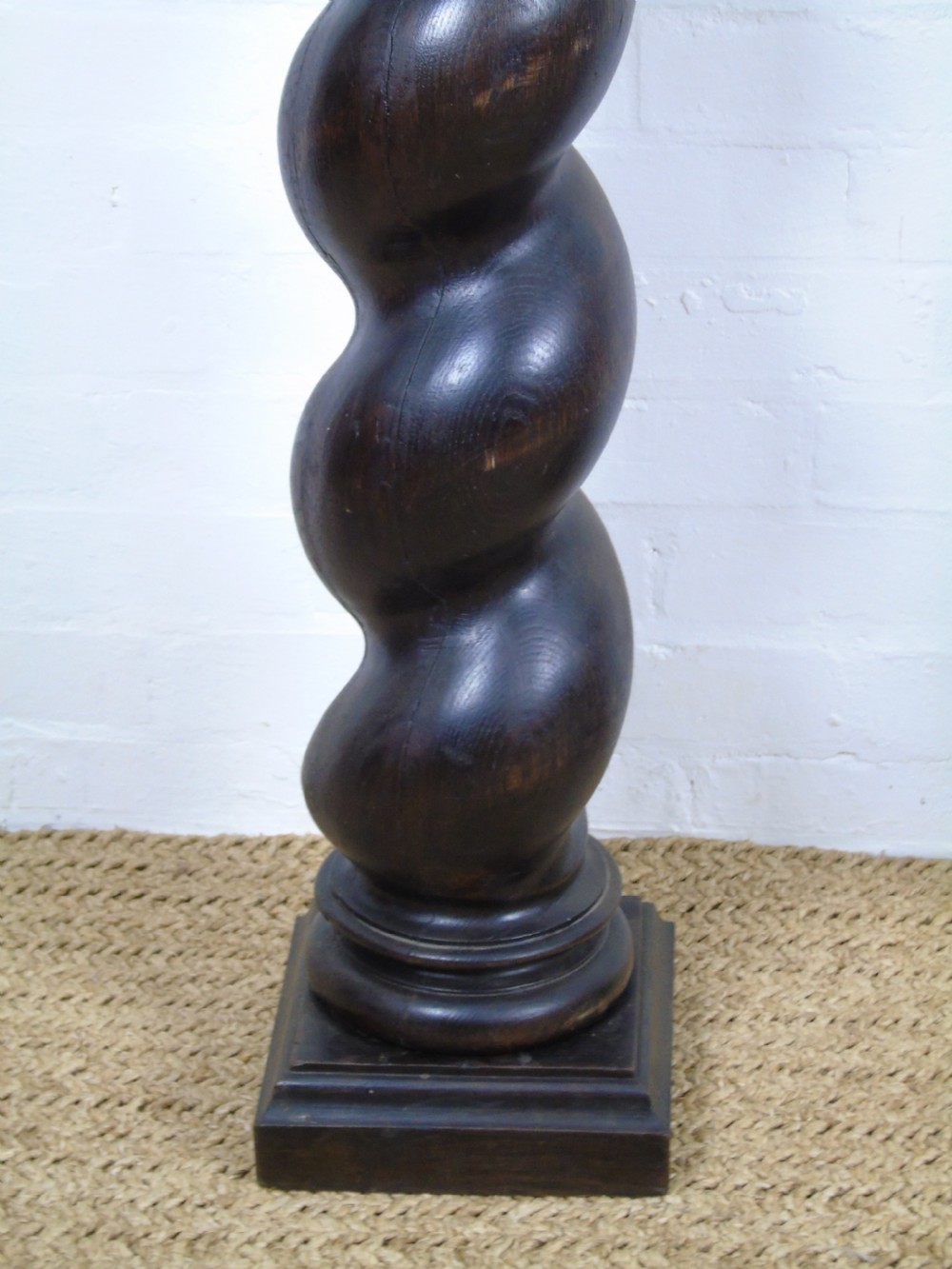 A pair of 19th century Corinthian columns View V