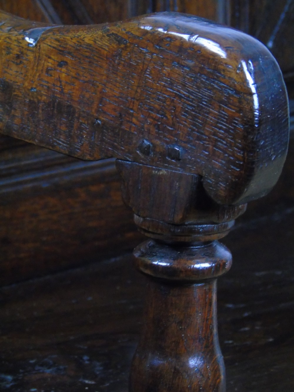 A rare and unusual early 17th Century settle.  View XXIII
