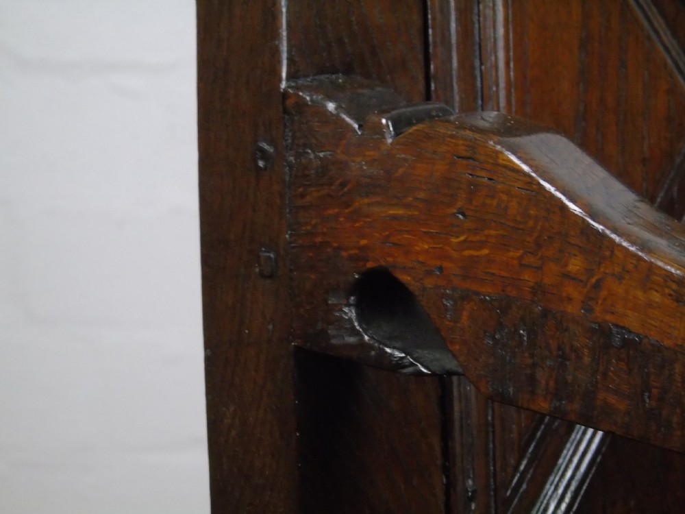 A rare and unusual early 17th Century settle.  View XXIV