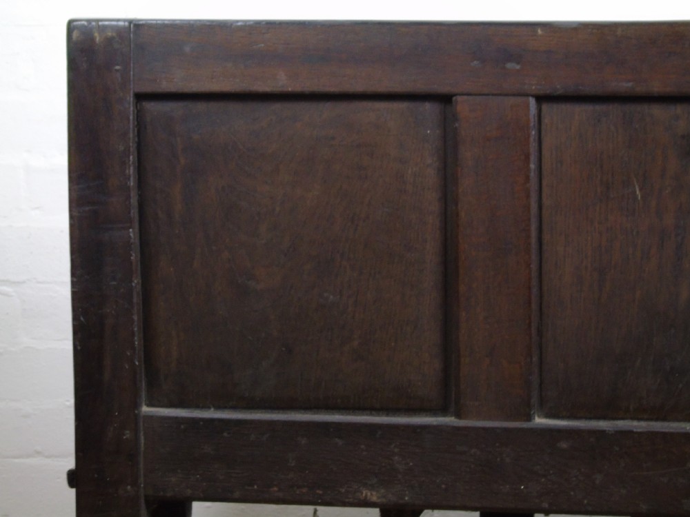 A rare and unusual early 17th Century settle.  View XXVI