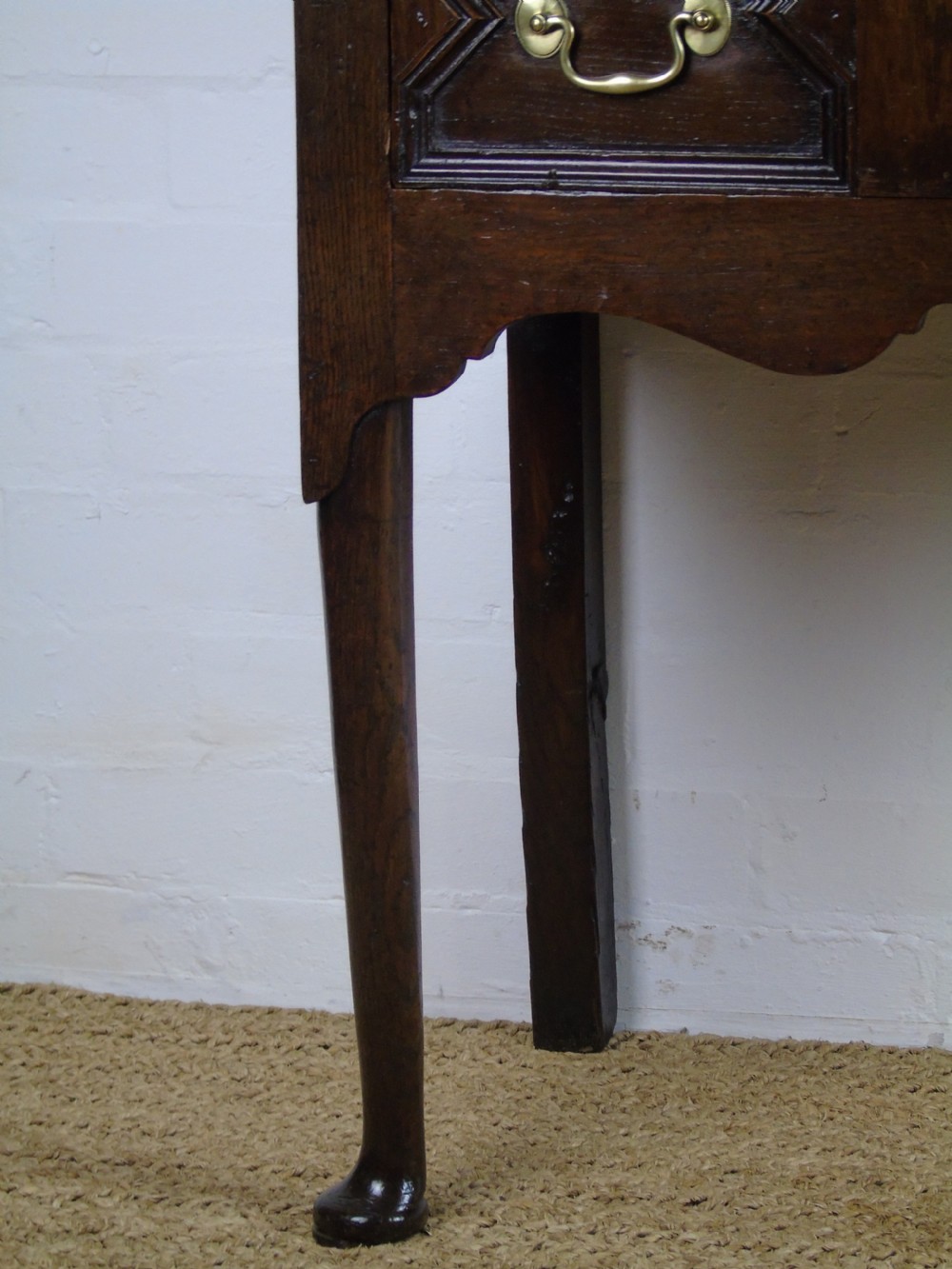 A fine 18th century Dresser base View VI