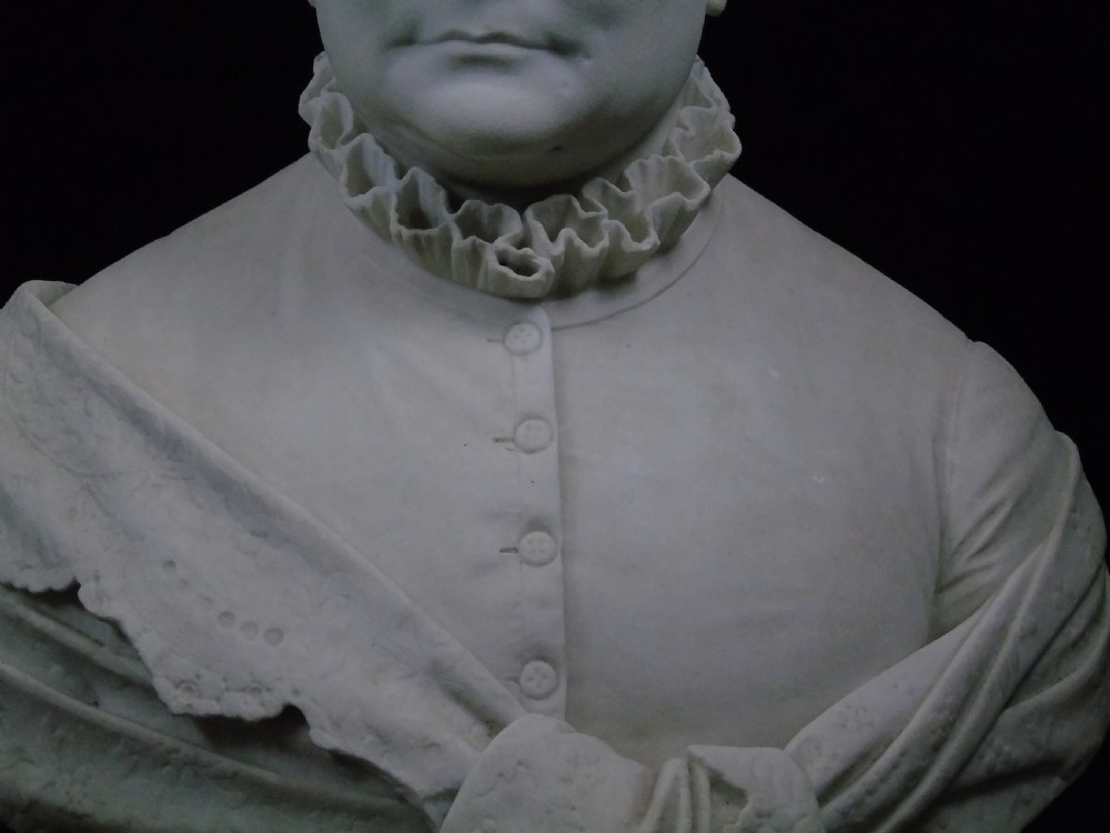 A quality 19th century marble bust View IV