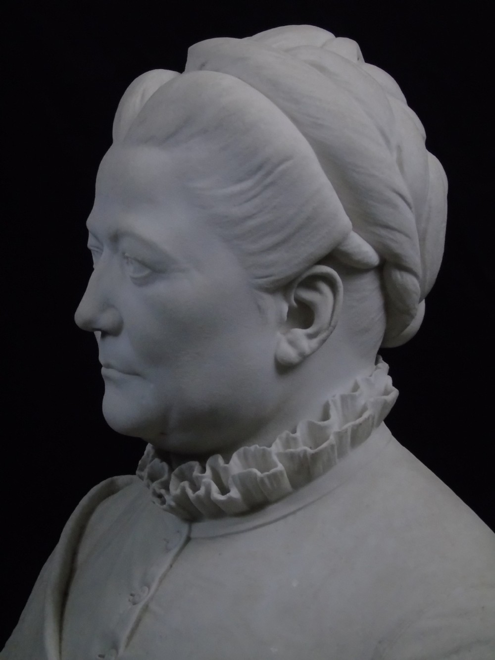 A quality 19th century marble bust View X