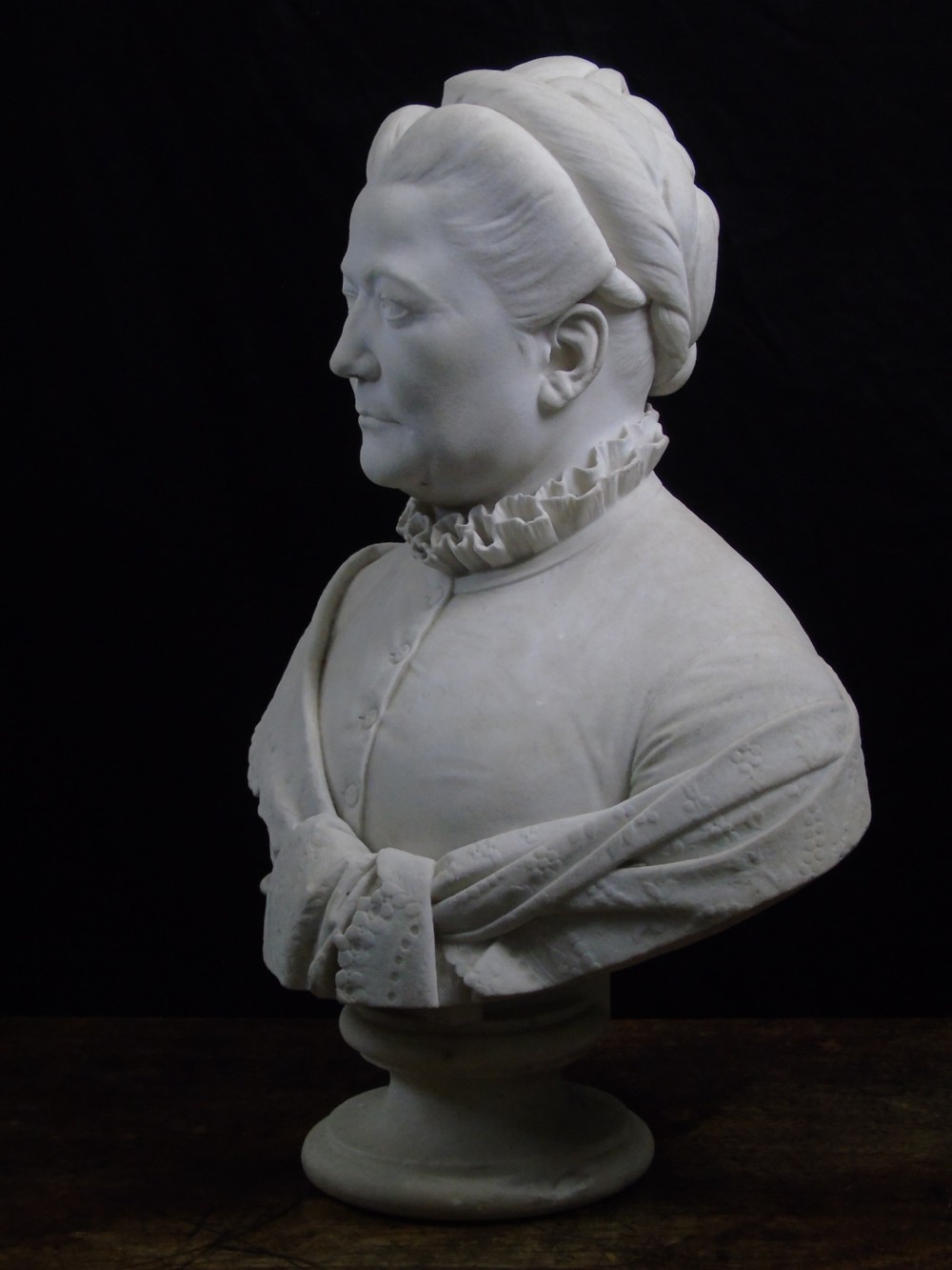 A quality 19th century marble bust View XI