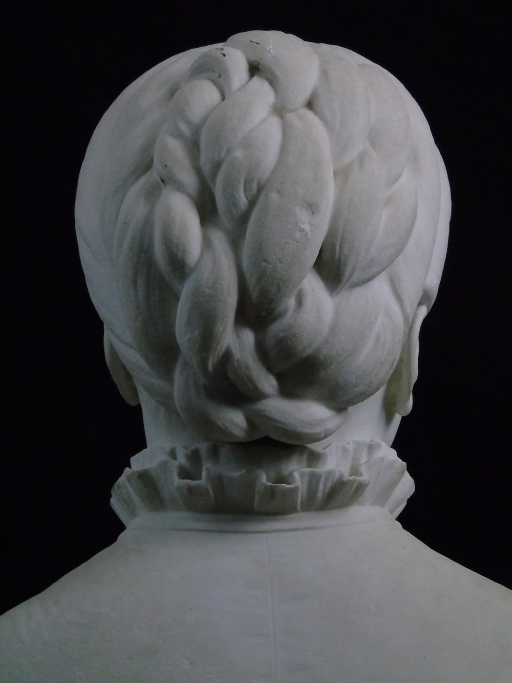 A quality 19th century marble bust View XVII