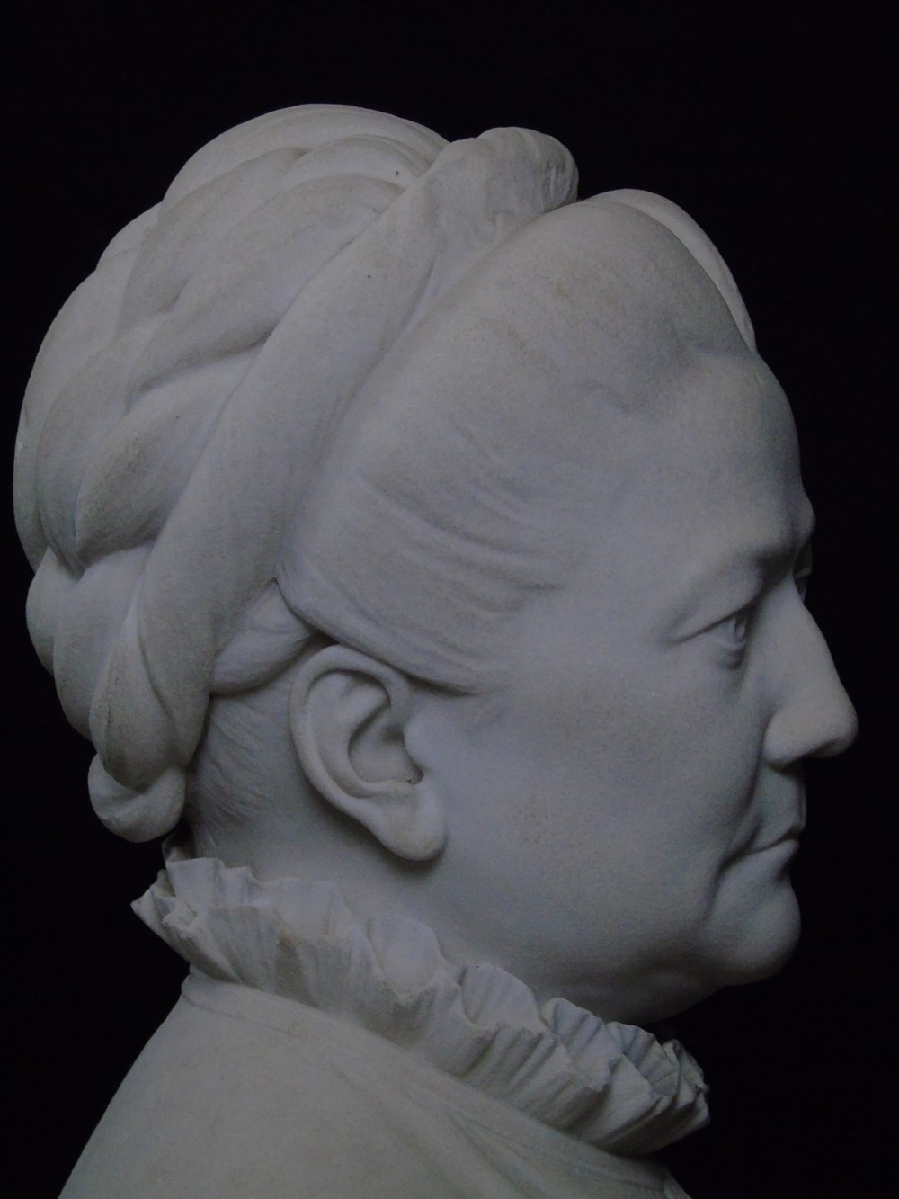 A quality 19th century marble bust View XXVII