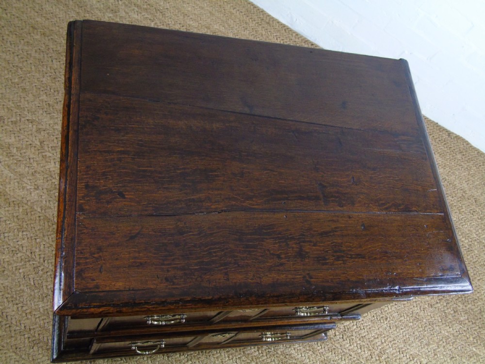 A fine early 18th century chest of drawers View XII