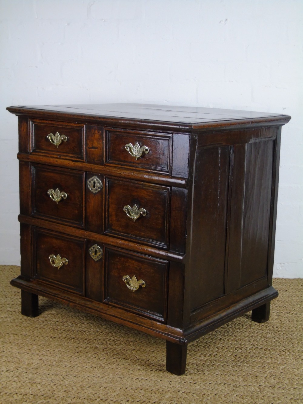 A fine early 18th century chest of drawers View XX