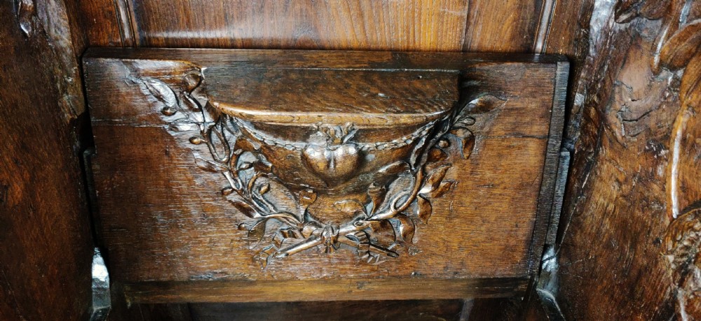 An exceptionally rare 17thC church pew with Misericords - Royal provenance  View XV