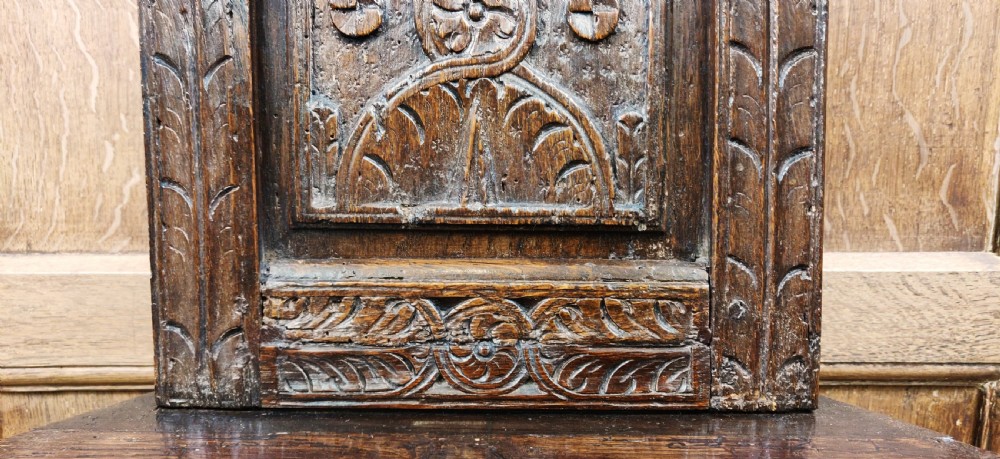A rare late 16thC Caqueteuse chair  View III