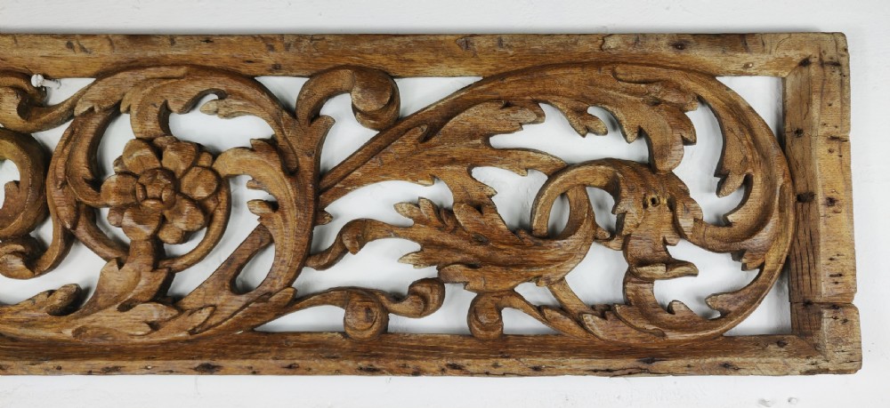 A fine 17th century carved oak fragment. View IV