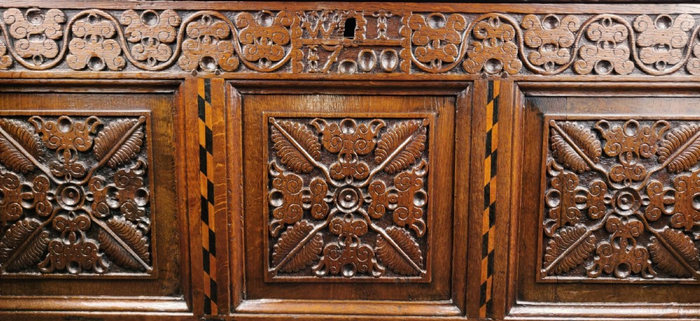 A superb early 18th century mule chest.  View VIII