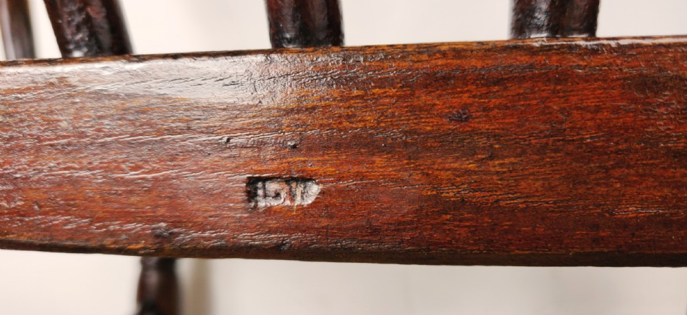 A fine early 19th century west country Windsor chair. View X
