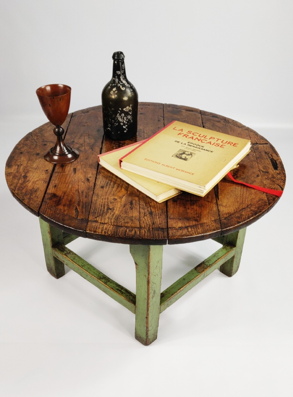 A lovely 19th century low cricket table. 