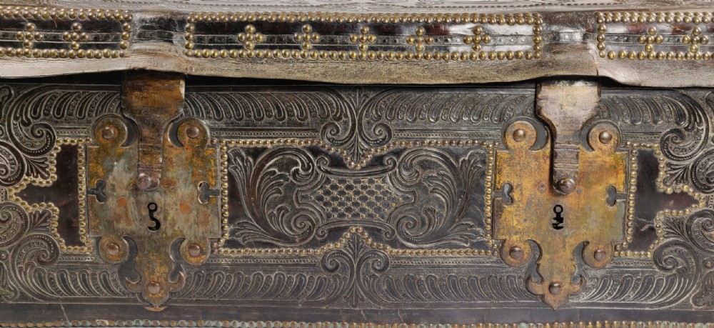 A late 17th - early 18th century travelling trunk  View II