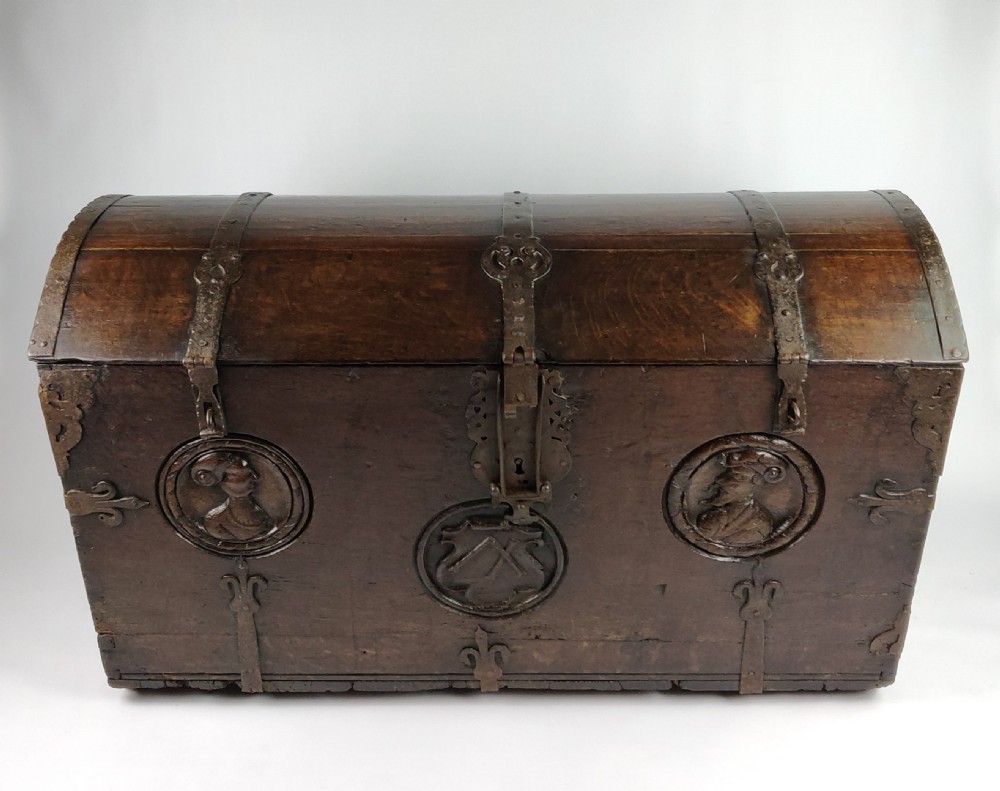 A 16th century Romayne marriage chest.  View IV