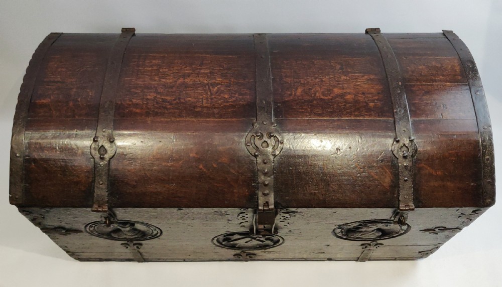 A 16th century Romayne marriage chest.  View XV
