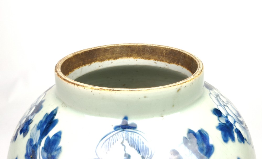 A large 19th century Chinese vase. View V