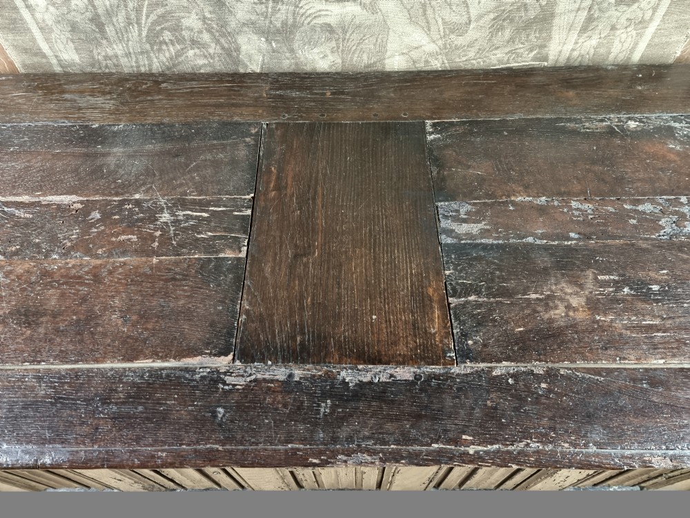 A large early 16th century linenfold coffer.  View VIII