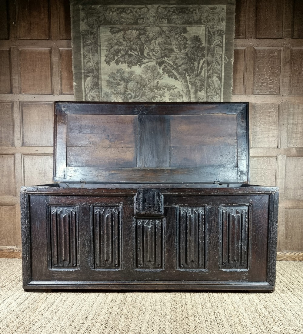 A large early 16th century linenfold coffer.  View X