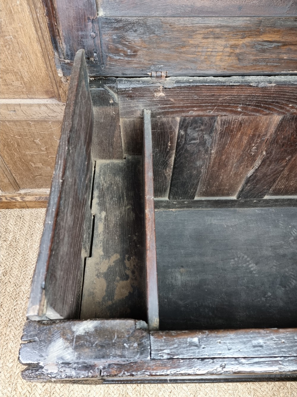 A large early 16th century linenfold coffer.  View XV