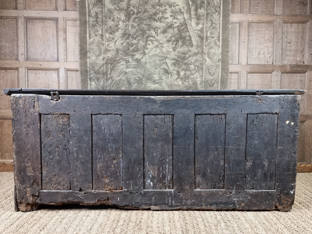 A large early 16th century linenfold coffer.  View XVII