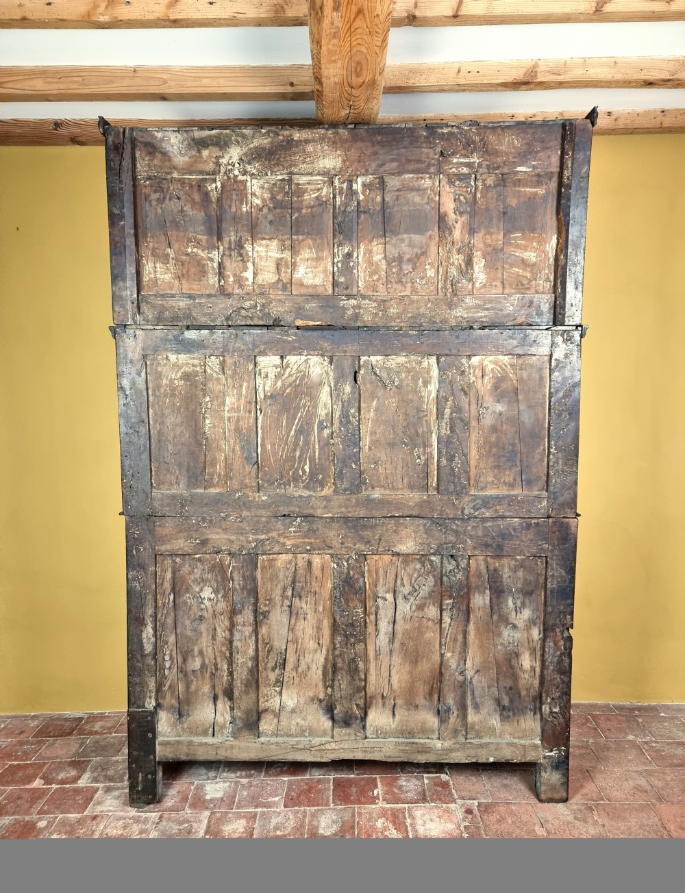 A rare mid 18th century yew wood tridarn.  View XXIII