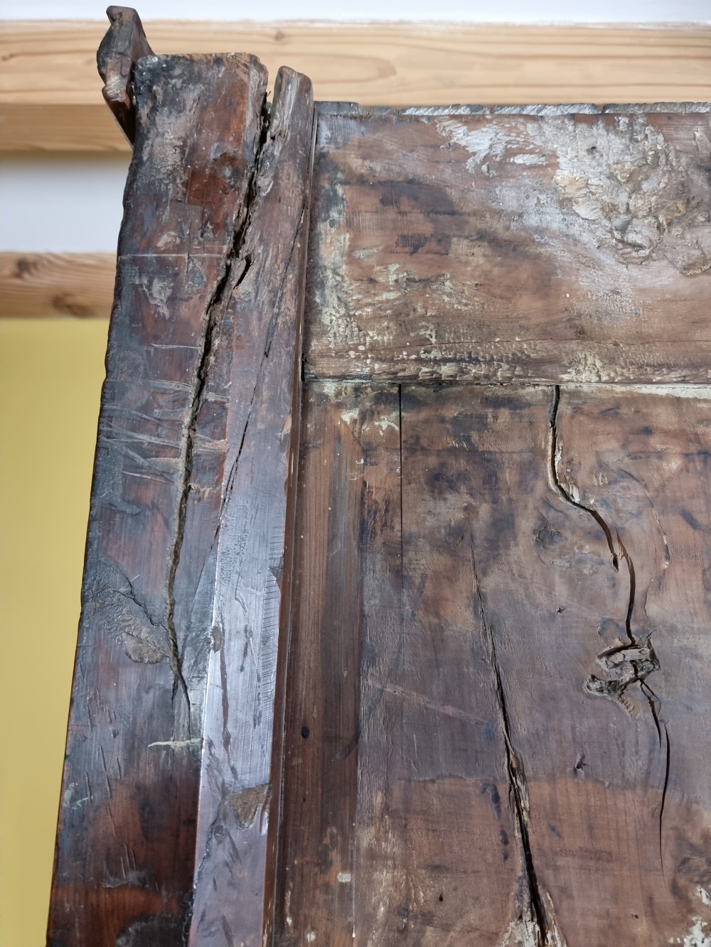 A rare mid 18th century yew wood tridarn.  View XXV