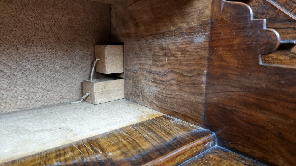 A fine queen Anne walnut bureau.  View VIII