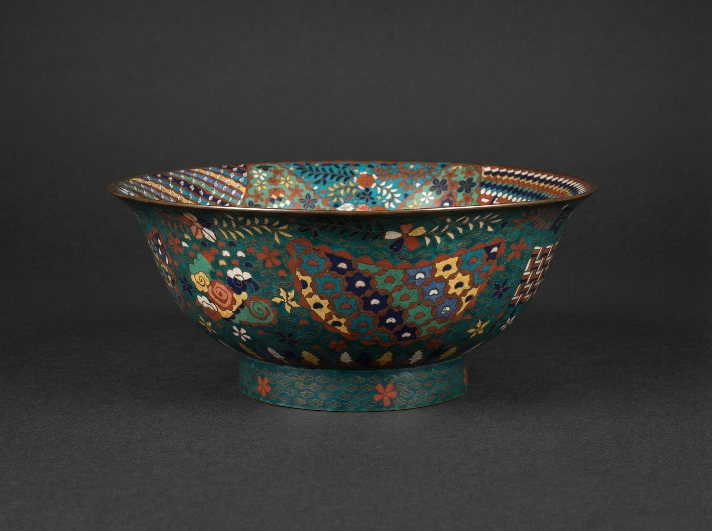 Large Japanese Cloisonne Enamel Bowl. Spectacular Decoration. Circa 1880.