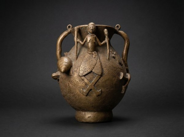 Huge African Benin Bronze Ceremonial Pot / Container