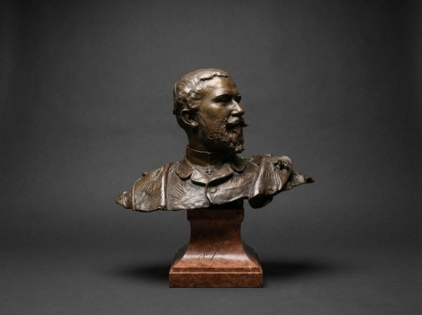 Important Rare Bronze Bust of Hans Temple - Sculptured and Signed by Alajos Strobl. Circa 1880.