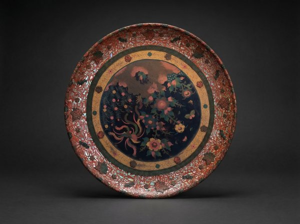 Masterpiece Huge Japanese Porcelain Charger in Totai with Cinnabar Lacquer. Ho-o Bird / Phoenix (51 cm) Circa 1880.