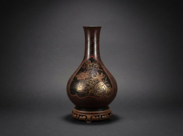 Japanese Porcelain Vase With Lacquer Over Black Paint (30cm). Koi. Circa 1880