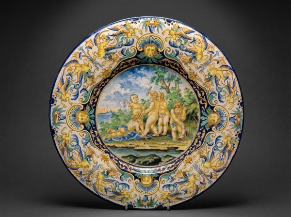 Large Majolica / Maiolica Charger. 19th Century.