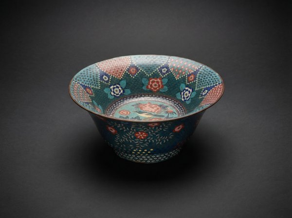 Large Rare Japanese Cloisonne Enamel Bowl with Small Bird Decoration. Circa 1890.
