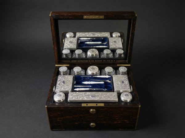 Rare Asprey Coromandal Vanity case wtth crystal cut bottles / trays. 1862.