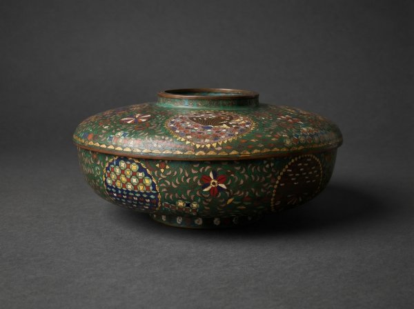Rare Japanese Cloisonne Enamel Lidded Bowl. Edo Period. Circa 1860.