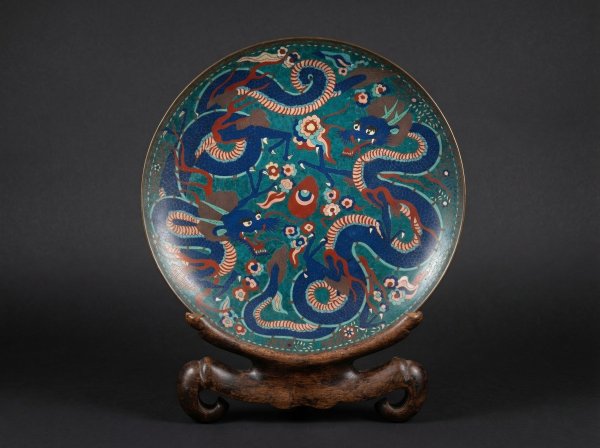 RARE LARGE JAPANESE CLOISONNE ENAMEL 'DRAGON' CHARGER. Circa 1865 - 1870.
