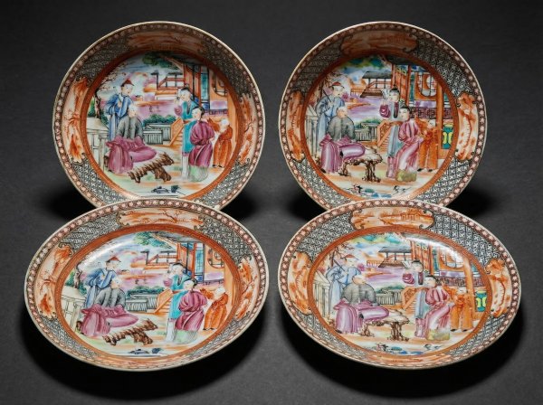 Set of 4 Fine Chinese Export Porcelain Saucers. Qing Dynasty, Qianlong. 1736 - 1795.