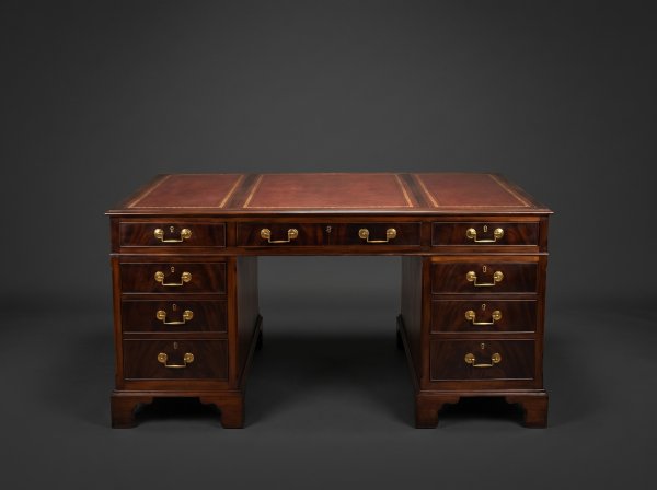 Edwardian Mahogany Pedestal Desk